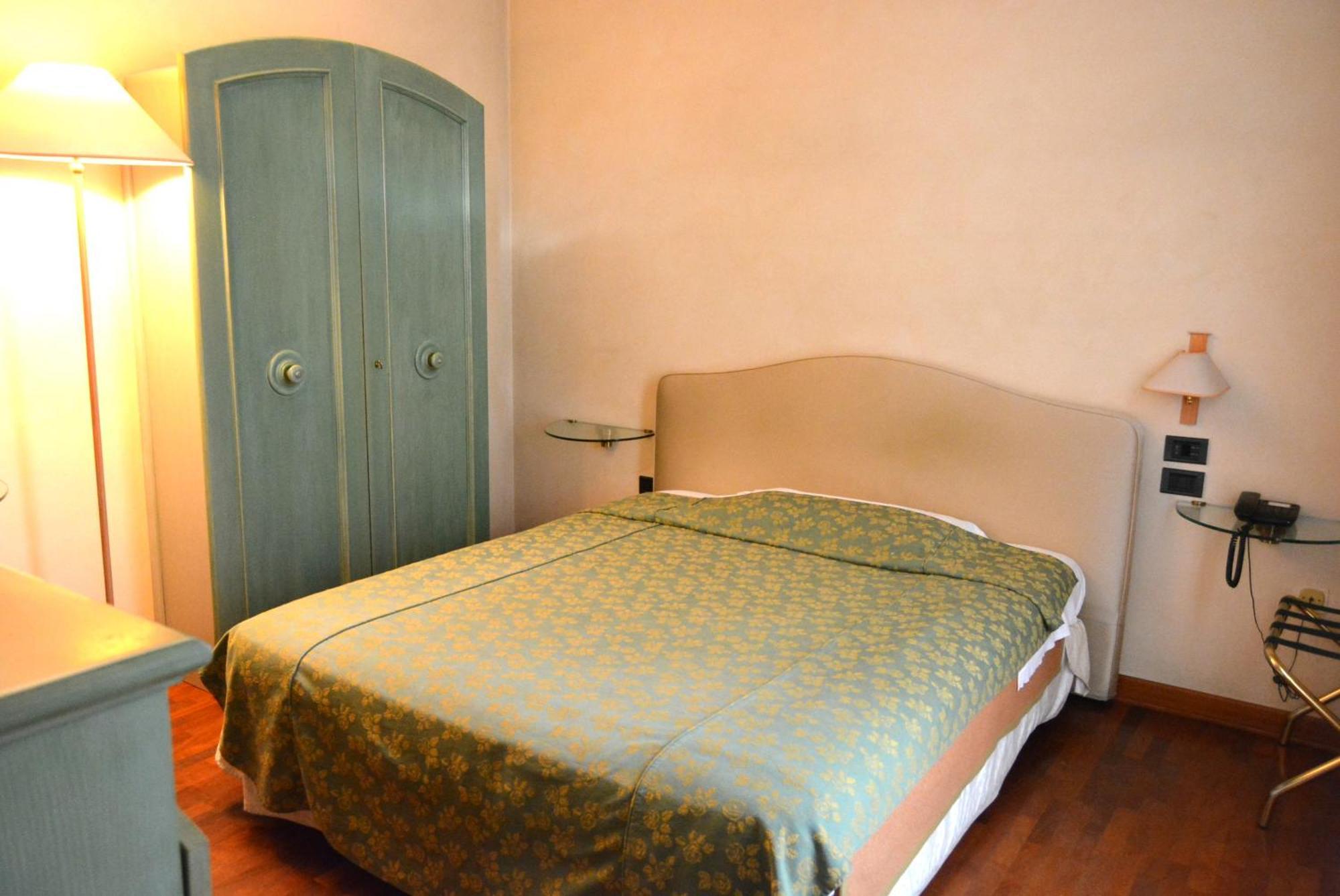 Torreglia Hotel La Torre מראה חיצוני תמונה